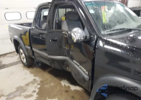 2002 Toyota Tundra Sr5 V8 из США, поврежденный, VIN 5TBBT441X2S317707